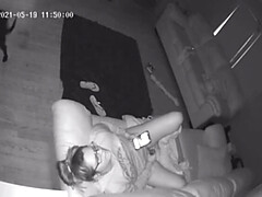 Baby sitter, Attrapée, Femelle, Doigter, Mère que j'aimerais baiser, Orgasme, Espionne, Vibromasseur