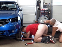 Язык в попке, Большие сиськи, В машине, Чешки, Европейки, Фетиш, Соблазенение, Короткая стрижка