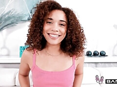 Culo grande, Verga grande, Mamada, Estilo perrito, Tetas naturales, Cabello corto, Adolescente, Tetas