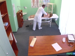 Leie, Arzt, Hundestellung, Aufs gesicht abspritzen, Lecken, Krankenschwester, Büro, Muschi