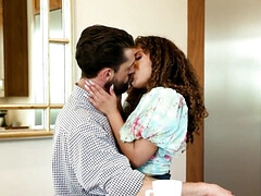 Anaal, Grote lul, Bruinharig, Hardcore, Latijnse vrouw, Ruw, Trio, Tieten likken