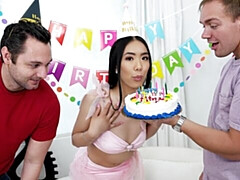 18 jahre, Asiatisch, Grosser arsch, Grosser schwanz, Blasen, Natürlichen titten, Jungendliche (18+), Titten