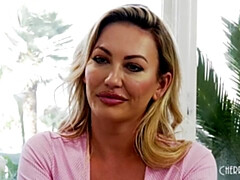 Gros seins, Plantureuse, En levrette, Fétiche, Hard, Hd, Nénés, Jouets