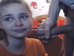 Sucer une bite, Homme nu et filles habillées, Adolescente, Webcam