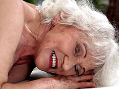 18 años, Rubia, Estilo perrito, Fetiche, Abuelita, Peludo, Masaje, Coño