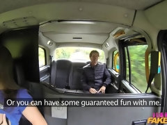 Leie, Blasen, Auto, Aufs gesicht abspritzen, Frau, Würgen, Muschi, Schlucken