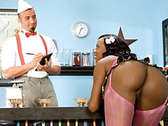 Grosser arsch, Grosser schwanz, Grosse titten, Blasen, Braunhaarige, Hundestellung, Schwarz, Milf