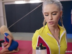 Kont, Grote kont, Blond, Bedriegen, Stel, Vriendin, Tatoeage, Tieten likken