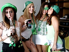 Спальня, Большая жопа, Минет, Собачьи, Натуральные сиськи, Вечеринка, Молоденькие, Сиськи