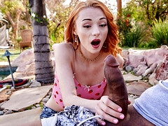 Verga grande, Interracial, Monstruo, Al aire libre, Pequeña, Pelirrojo, Afeitado, Tetas