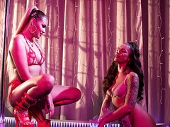 Glamour horny lesbos porn video