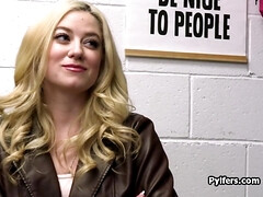 18 ans, Bikini, Blonde, Sucer une bite, Gorge profonde, Famille, Bâillonner, Bureau