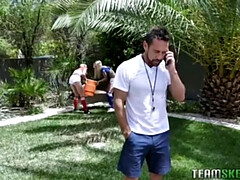 Kehlenfick, Aufs gesicht abspritzen, Hd, Dusche, Tätowierung, Jungendliche (18+), Flotter dreier, Titten