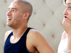 デカパイ, ブロンド, フェラチオ, フィストファック, 毛深い, ハードコア, 淫乱熟女, タトゥー