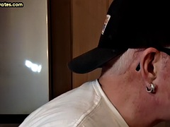 Amateur, Sucer une bite, Attrapée, Homosexuelle, Piercing, Réalité, Rétro ancien