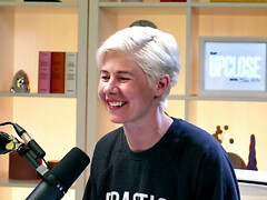 Culo grande, Tetas grandes, Morena, Juguetes