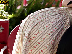 Culo grande, Penetracion con dedos, Peludo, Besar, Lamidas, Maduro, Madres para coger, Coño