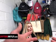 Culo grande, Rubia, Mamada, Garganta profunda, Pajear, Madres para coger, Tetas naturales, Gritar