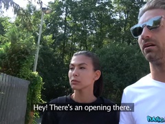 Enthousiasteling, Bedriegen, Stel, Sperma shot, Sperma in gezicht, Likken, Buiten, Openbaar