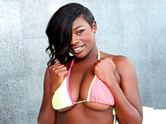 Gros cul, Grosse bite, Gros seins, Sucer une bite, Brunette brune, En levrette, Noir ébène, Mère que j'aimerais baiser