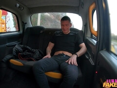 Tetas grandes, Mamada, Coche, Masturbación, Tetas naturales, Coño, Medias largas, Tetas