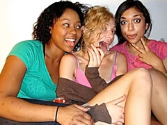 Gros cul, Gros seins, Sucer une bite, En levrette, Lingerie, Mère que j'aimerais baiser, Culottes ou slips, Fête