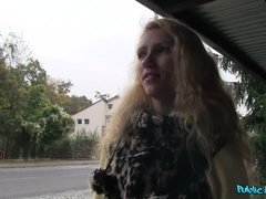 Amateur, Cul, Tromperie, Couple, En levrette, De plein air, Pov, Public