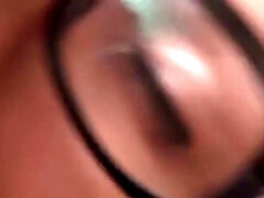 Grosse titten, Blasen, Braunhaarige, Klassisch, Schwanz, Brille, Retro, Vintage