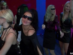 Verga grande, Rubia, Club, Sexo duro, Lesbiana, Coño, Trio, Tetas