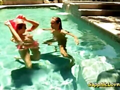 18 jahre, Grosse titten, Paar, Erotisch, Natürlich, Öffentlich, Tätowierung, Jungendliche (18+)