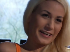 Blondine, Blasen, Schwanz, Küssen, Natürlichen titten, Socken, Schlucken, Jungendliche (18+)