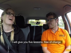 Amateur, Sucer une bite, Éjaculation interne, Doigter, Branlette thaïlandaise, De plein air, Pov, Chatte