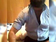 wooly dude plays
