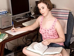 素人, デカ尻, デカパイ, 指いじり, オナニー, ショートヘア, 一人, ストリッピング