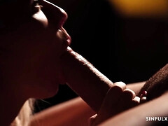 Grosser schwanz, Grosse titten, Blasen, Schwanz, Fingern, Flexibel, Hd, Muschi