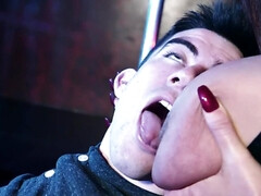 Gros cul, Gros seins, Blonde, Sucer une bite, Club, Noir ébène, Mère que j'aimerais baiser, Se déshabiller