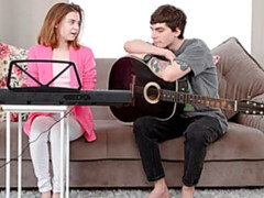 Amateur, Verga grande, Estilo perrito, Tetas naturales, Afeitado, Cabello corto, Adolescente, Tetas