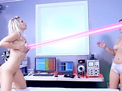 18 años, Culo, Besar, Lamidas, Masturbación, Tetas naturales, Afeitado, Tetas