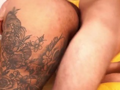 Kont, Mollig, Lul, Hd, Latijnse vrouw, Rijden, Tatoeage, Tieten likken