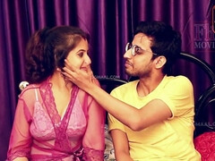 Bruinharig, Rondborstig, Handbeurt, Ondergoed, Masturbatie, Moeder die ik wil neuken, Natuurlijke tieten, Bekijker