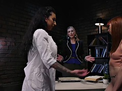 アナル, 美女, ディルド, エロティック, レズビアン, 赤毛, タトゥー, おもちゃ