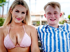 Grosser arsch, Grosser schwanz, Grosse titten, Blondine, Blasen, Hundestellung, Milf, Muschi