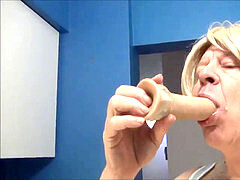 super-naughty Gigi loves a bulb clyster
