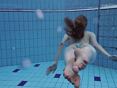 Mooi, Badpak, Harig, Biljart, Alleen, Tieten likken, Onderwater