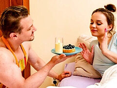 デカ尻, デカパイ, 茶髪の, 指いじり, キス, 下着, 剃毛, ストリッピング