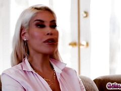 Asiatique, Gros seins, Face assise, Interracial, Fille latino, Lingerie, Petite femme, Plan cul à trois