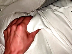 Leie, Fingern, Lesbisch, Natürlichen titten, Reiten, Rasiert, Nass, Hure