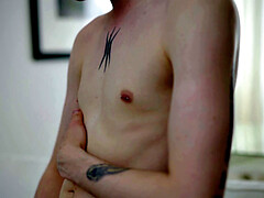 Семяизвержение, Геи, Ласковые ручки, Мастурбация, Соски, Пирсинг, Порнозвезда, Тату