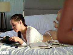 Lieveling, Pijpbeurt, Bruinharig, Universiteit, Hardcore, Biljart, Rijden, Trio