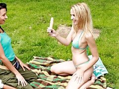 Amateur, Tetas grandes, Penetracion con dedos, Lamidas, Lencería, Masturbación, Al aire libre, Flaco